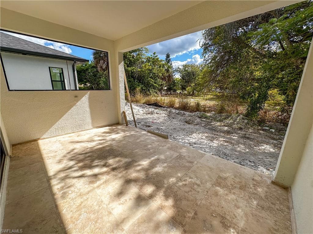 2464 Florida AVE, NAPLES FL 34112-26