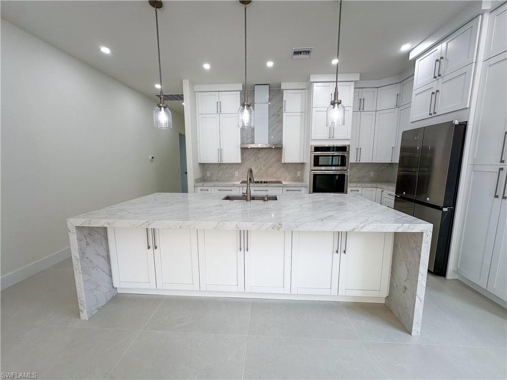 2464 Florida AVE, NAPLES FL 34112-21