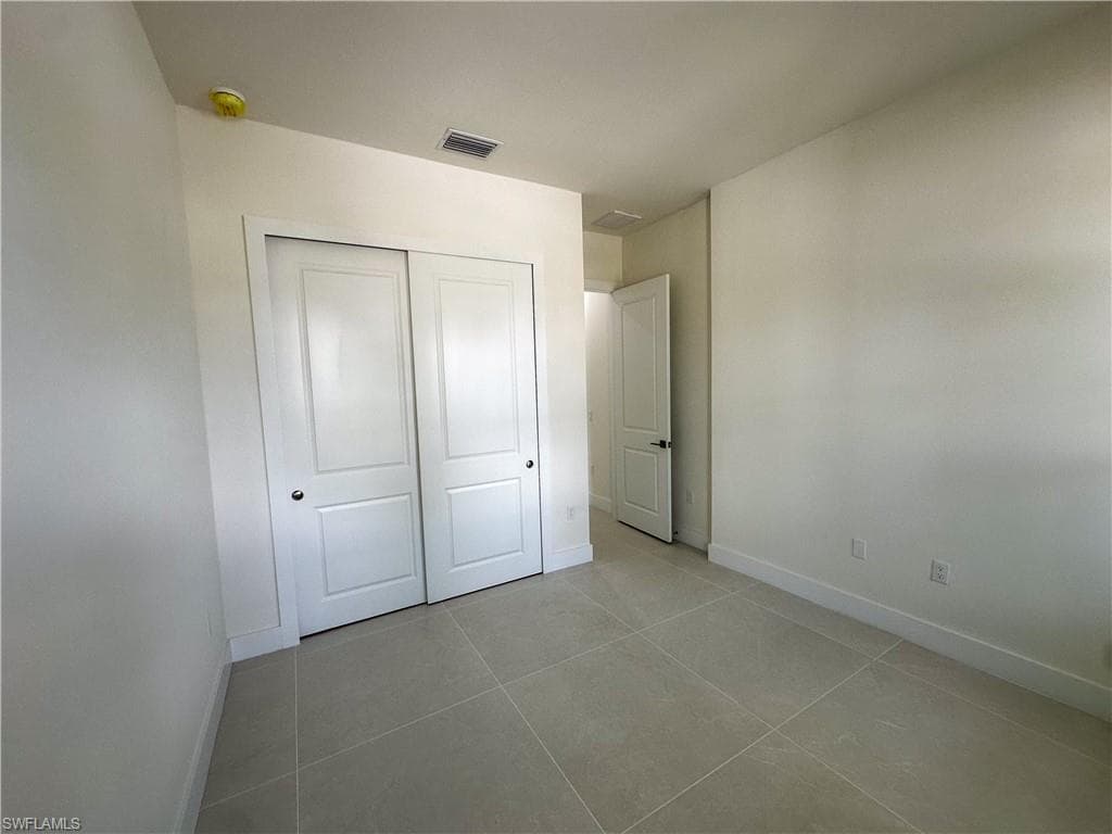 2464 Florida AVE, NAPLES FL 34112-4