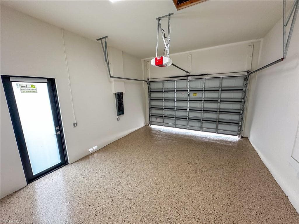 2464 Florida AVE, NAPLES FL 34112-17