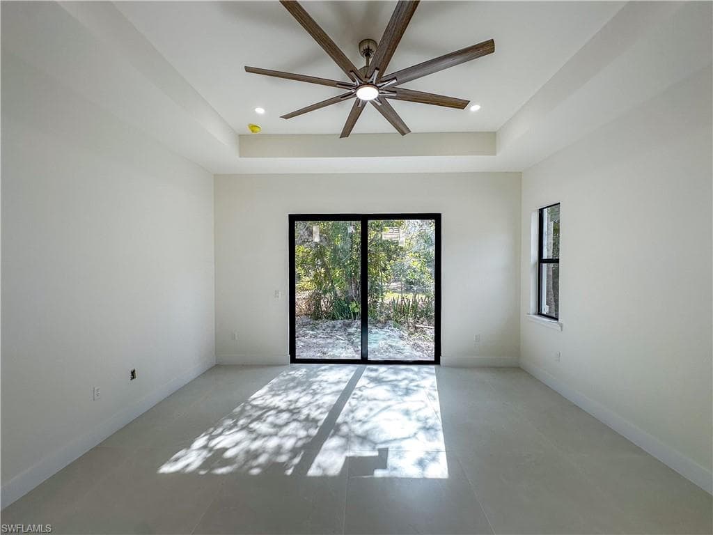 2464 Florida AVE, NAPLES FL 34112-34