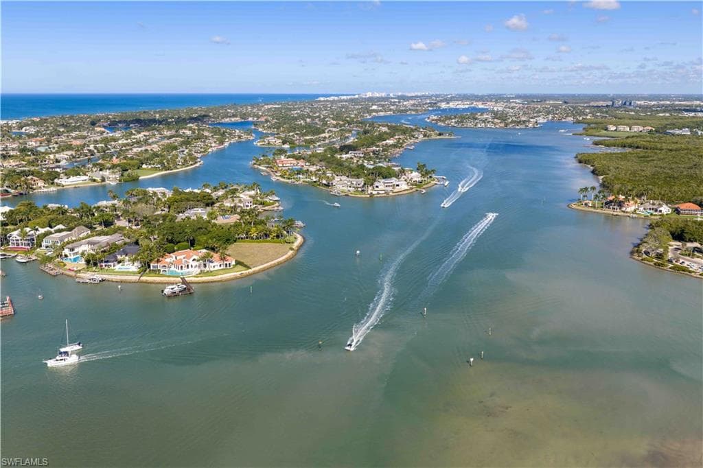 2464 Florida AVE, NAPLES FL 34112-38