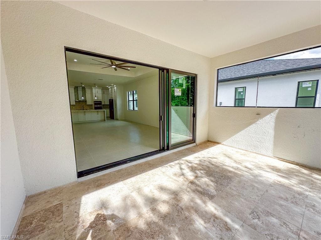 2464 Florida AVE, NAPLES FL 34112-28