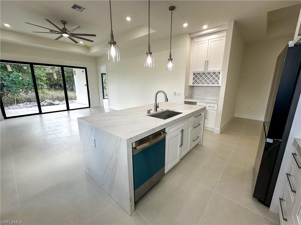 2480 Florida AVE, NAPLES FL 34112-12