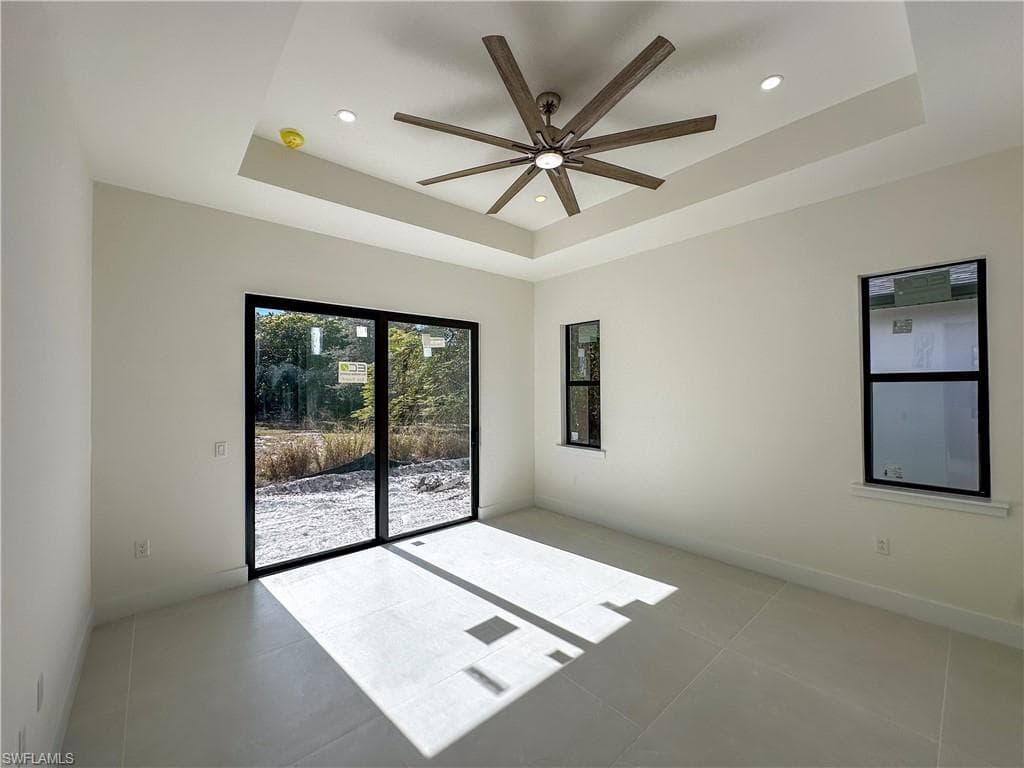 2480 Florida AVE, NAPLES FL 34112-16