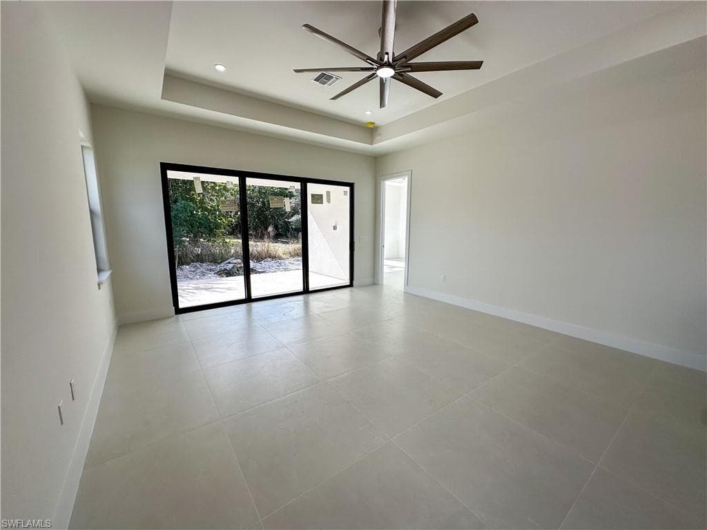 2480 Florida AVE, NAPLES FL 34112-15