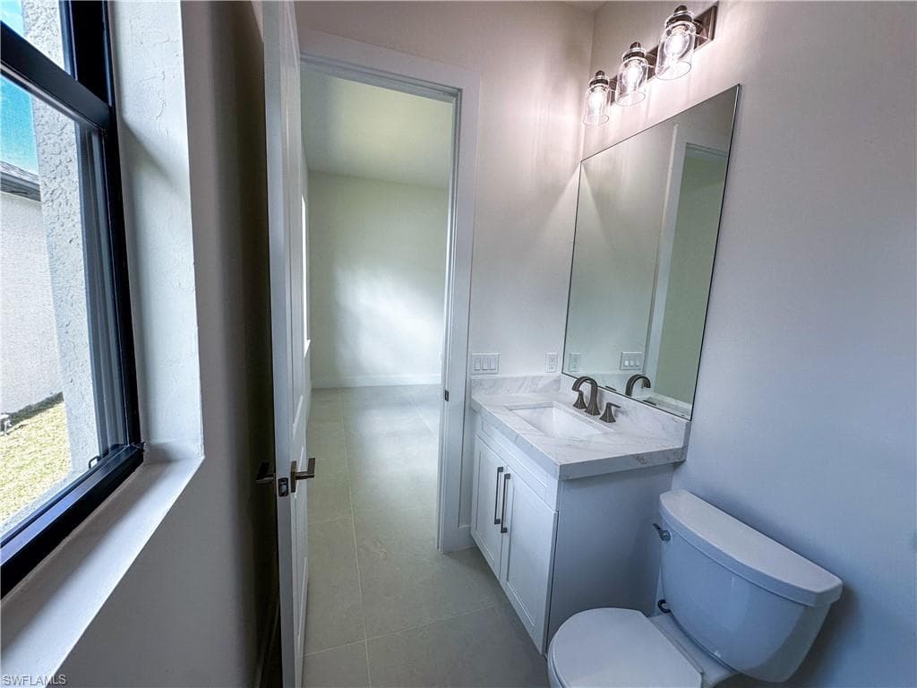 2480 Florida AVE, NAPLES FL 34112-25