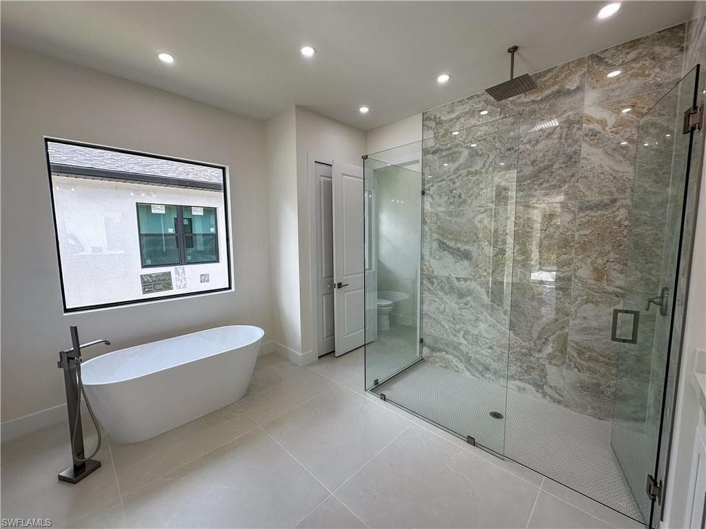 2480 Florida AVE, NAPLES FL 34112-21