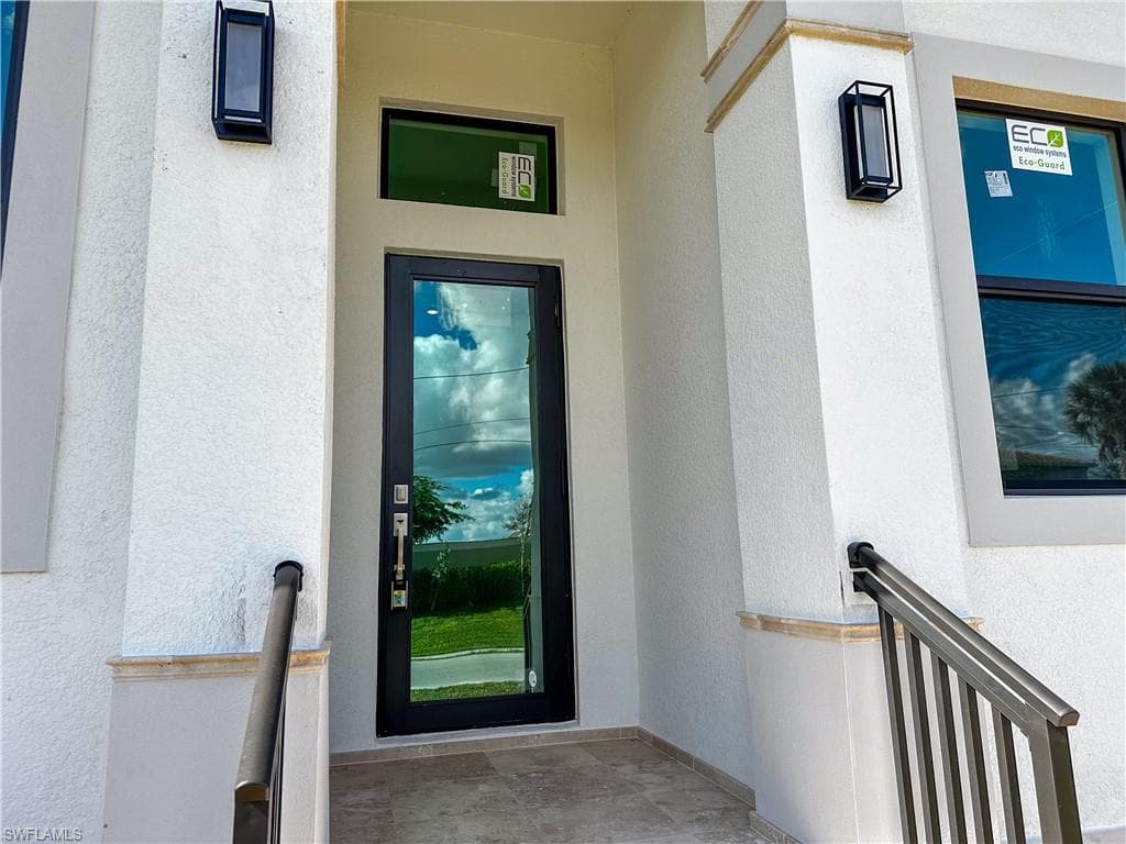 2480 Florida AVE, NAPLES FL 34112-6