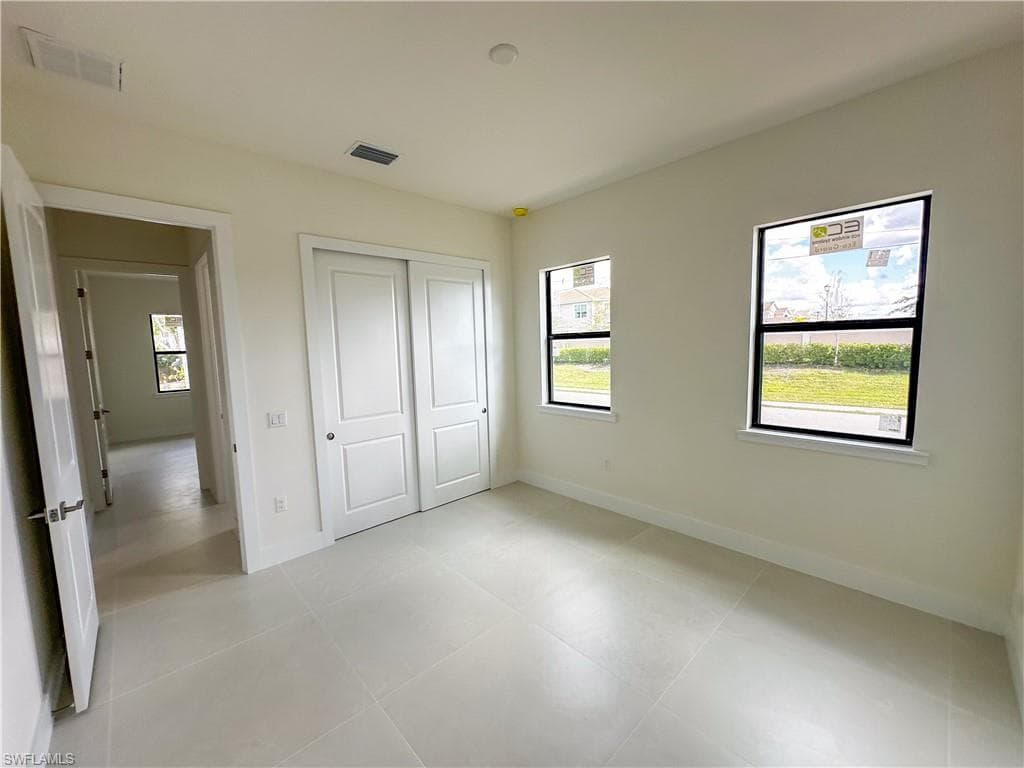 2480 Florida AVE, NAPLES FL 34112-33