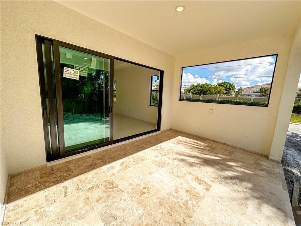 2480 Florida AVE, NAPLES FL 34112-37