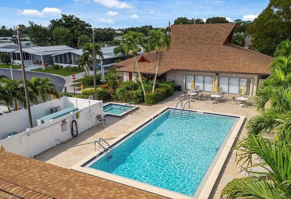 76 Atlantic WAY # 76, NAPLES FL 34104-4