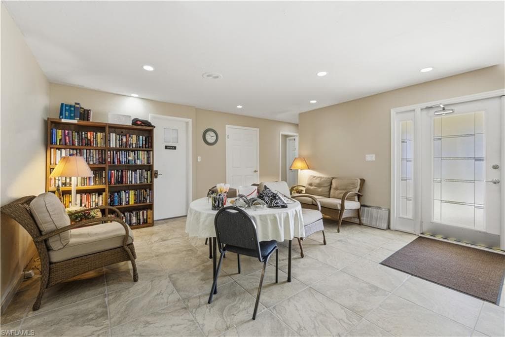 118 Gledhill CT, FORT MYERS FL 33919-29