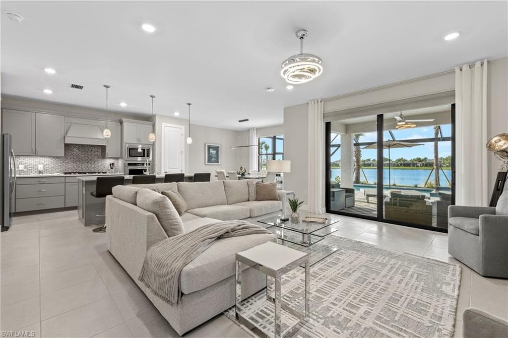 2147 Yellowfin CIR, NAPLES FL 34114-2