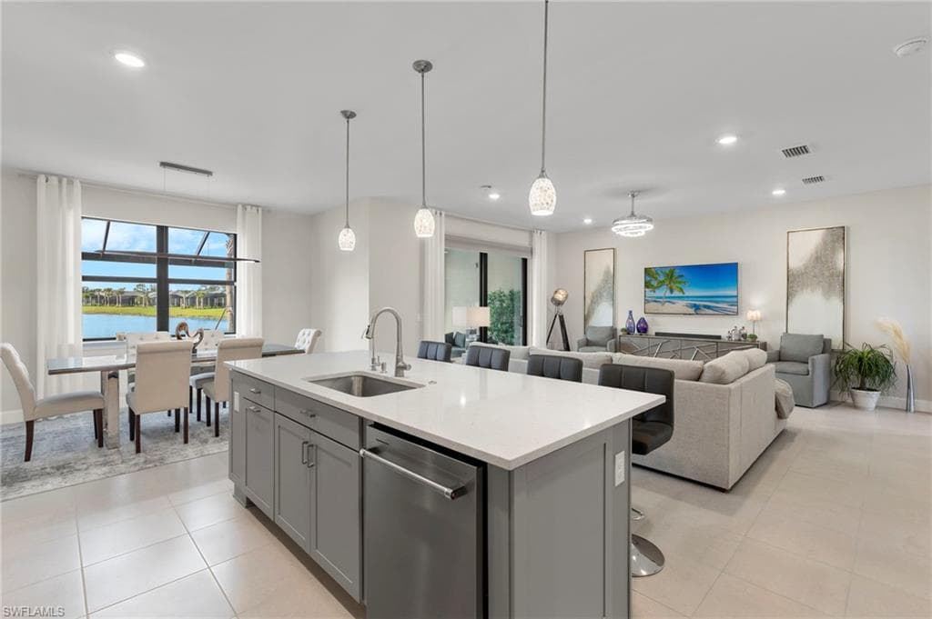 2147 Yellowfin CIR, NAPLES FL 34114-4