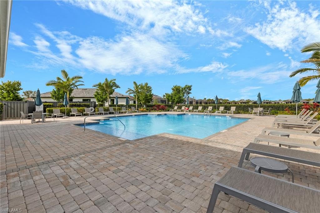 2147 Yellowfin CIR, NAPLES FL 34114-33