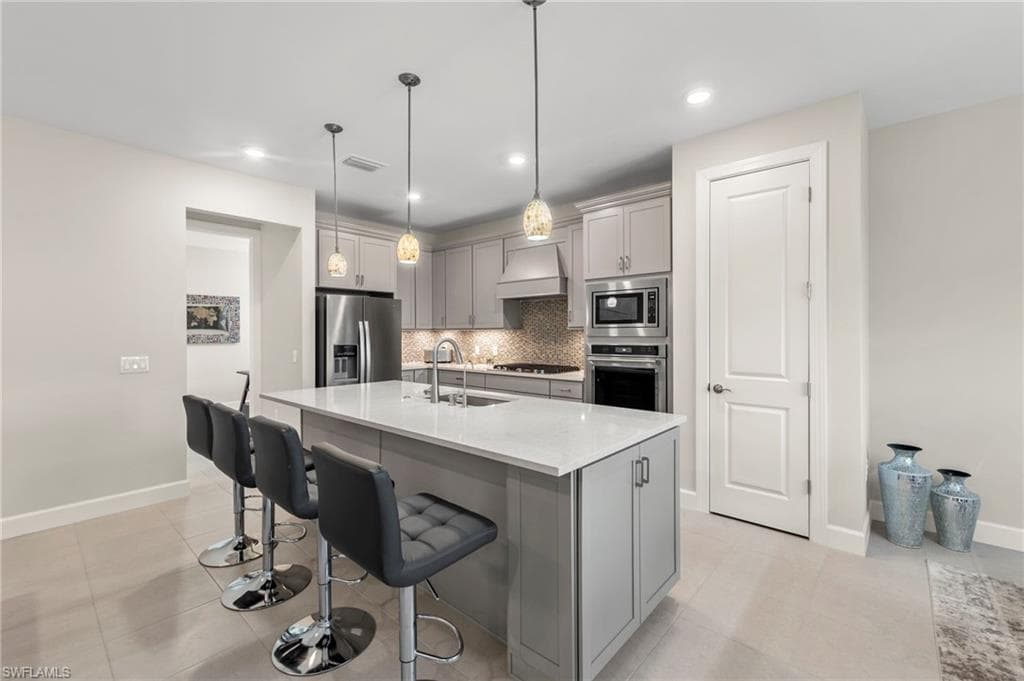 2147 Yellowfin CIR, NAPLES FL 34114-7