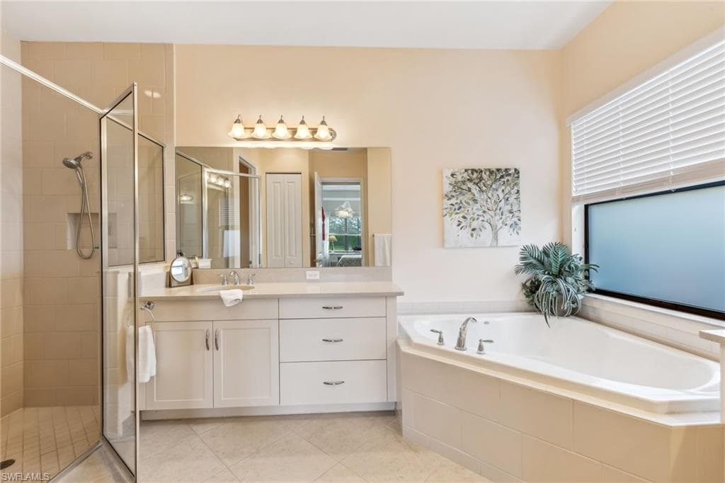 4360 Aurora ST-22