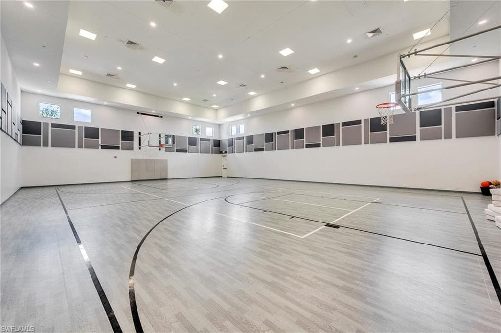 4360 Aurora ST-41