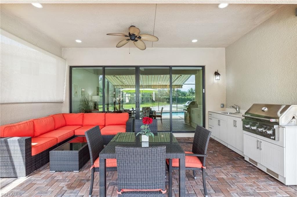 4360 Aurora ST-12