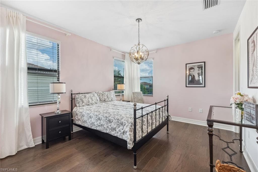 4360 Aurora ST-25