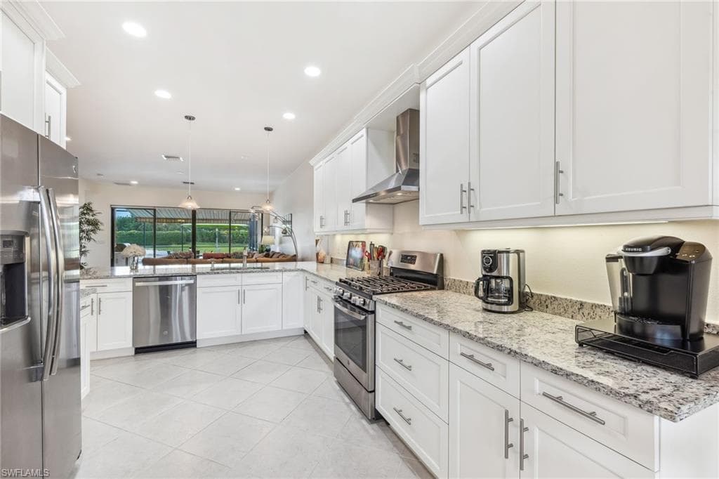 4360 Aurora ST-6
