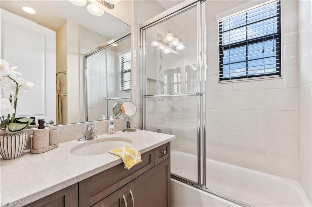 4360 Aurora ST-31