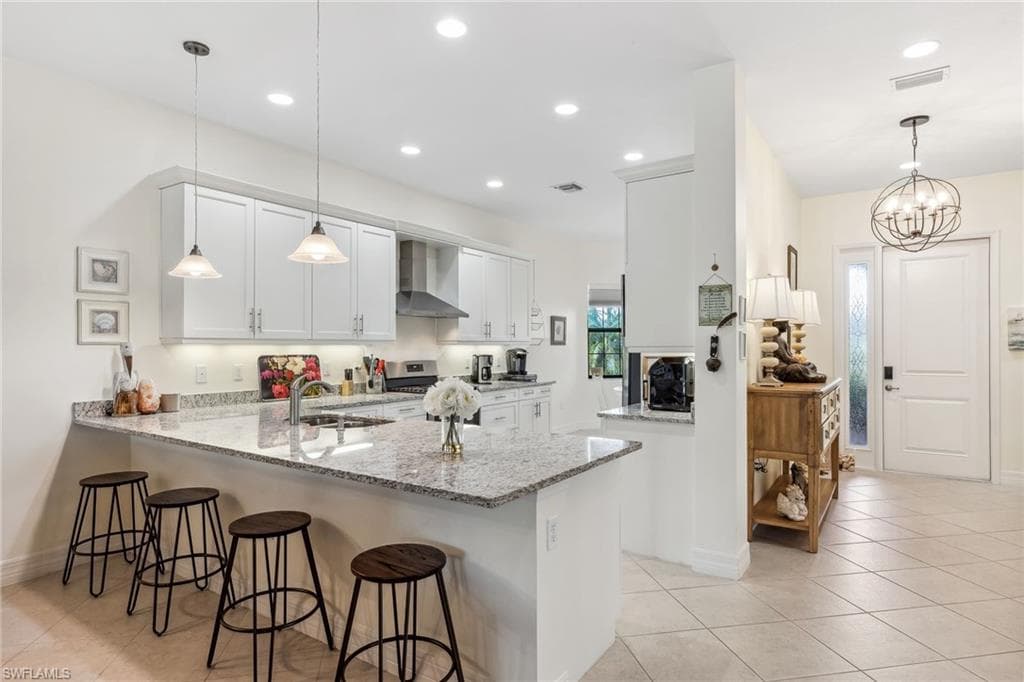4360 Aurora ST-4
