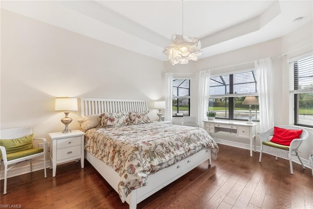 4360 Aurora ST-19