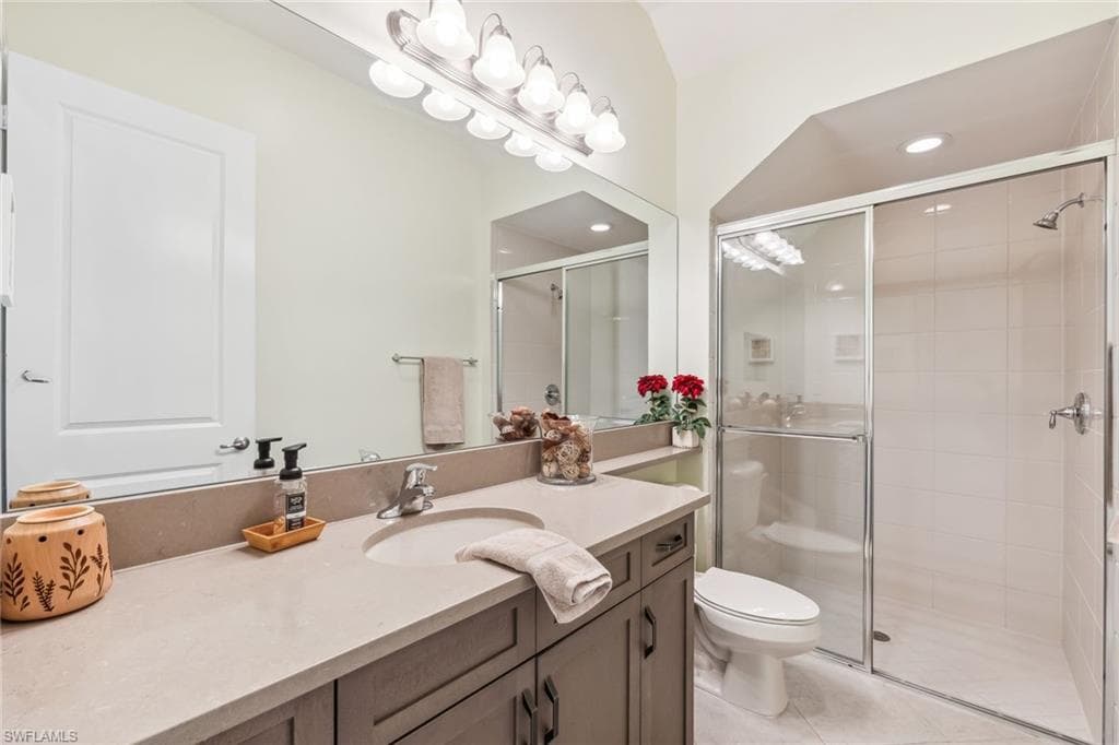 4360 Aurora ST-28