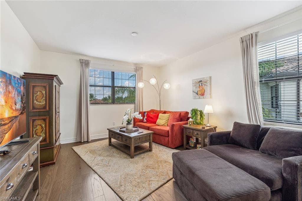 4360 Aurora ST-24