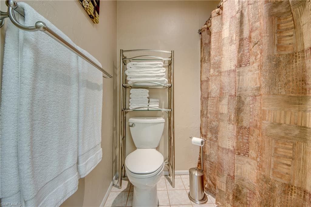 1202 Cape Coral PKWY W # 206, CAPE CORAL FL 33914-25