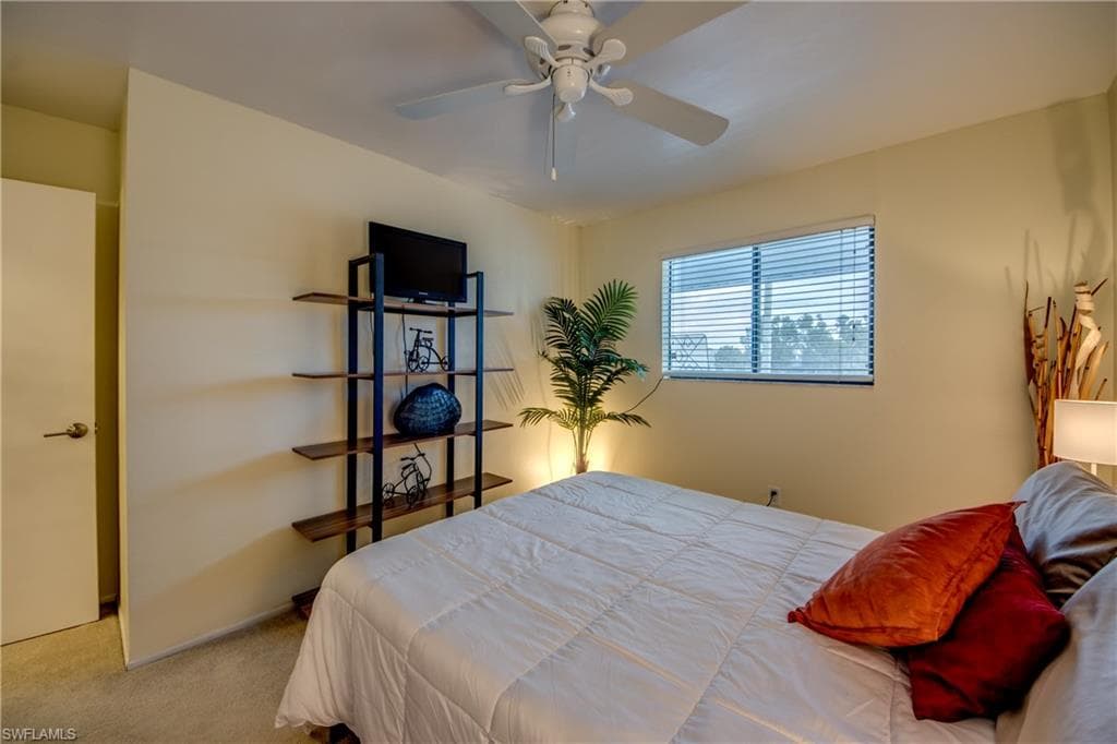 1202 Cape Coral PKWY W # 206, CAPE CORAL FL 33914-27