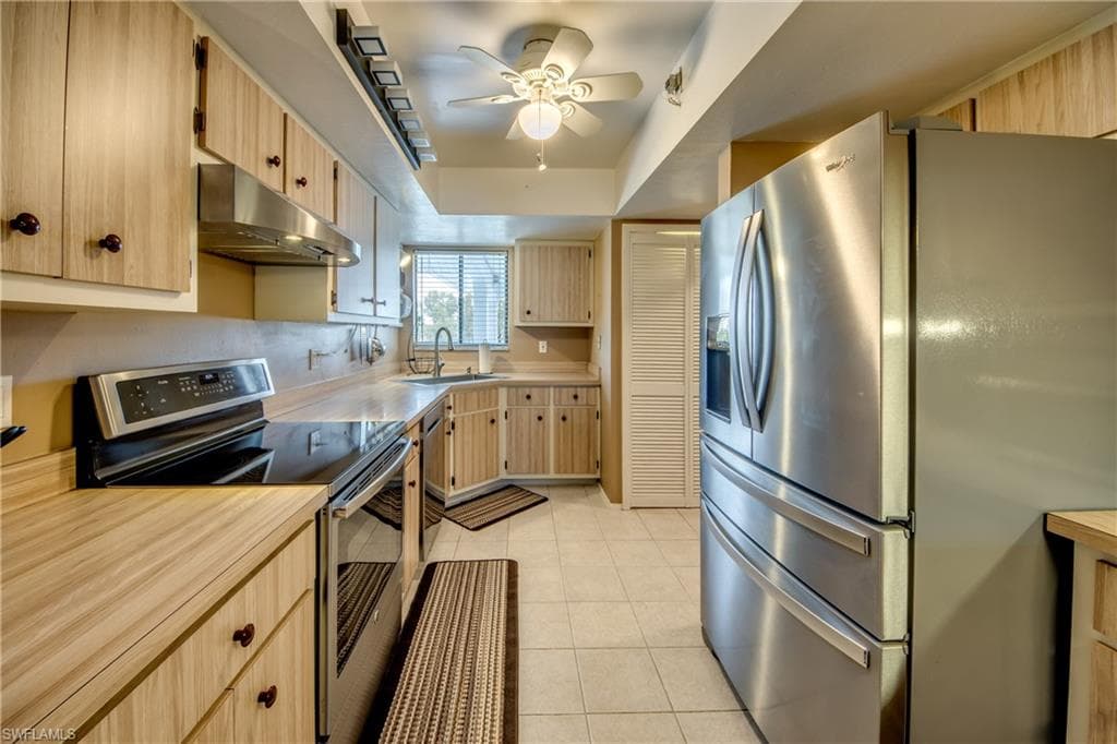 1202 Cape Coral PKWY W # 206, CAPE CORAL FL 33914-8