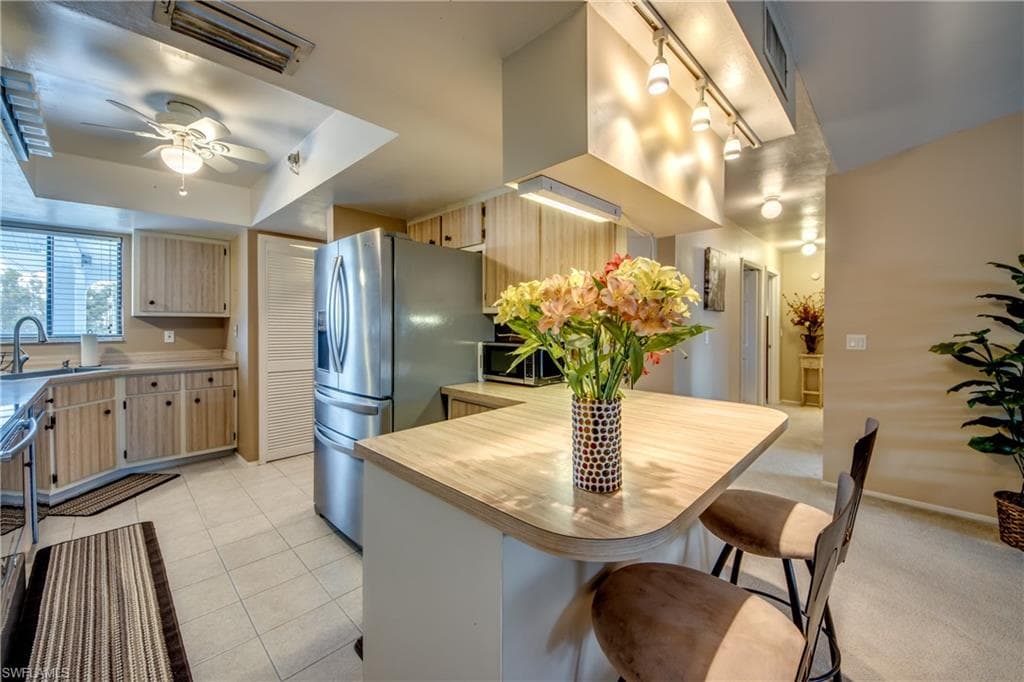 1202 Cape Coral PKWY W # 206, CAPE CORAL FL 33914-9