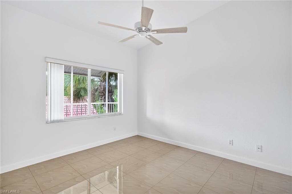 2325 Hidden Lake DR # 3802, NAPLES FL 34112-22