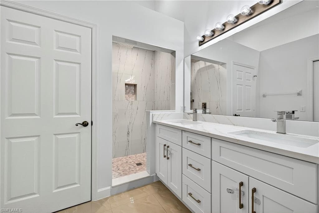 2325 Hidden Lake DR # 3802, NAPLES FL 34112-17