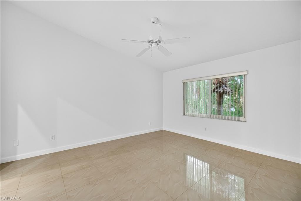 2325 Hidden Lake DR # 3802, NAPLES FL 34112-14