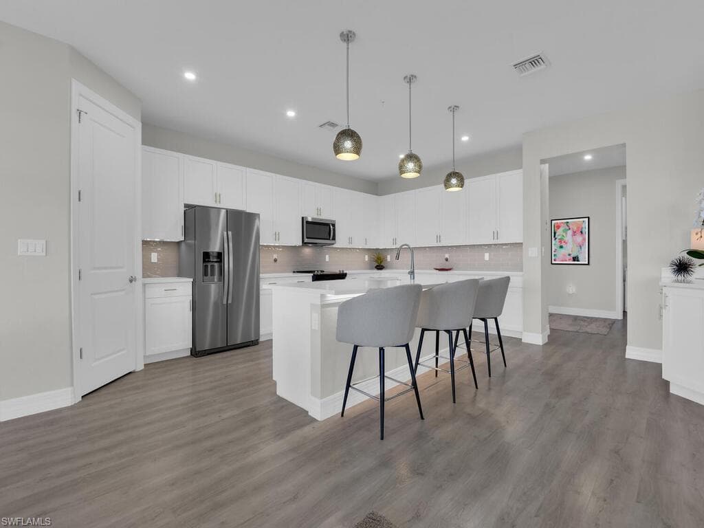 233 Indies DR E # 201, NAPLES FL 34114-12