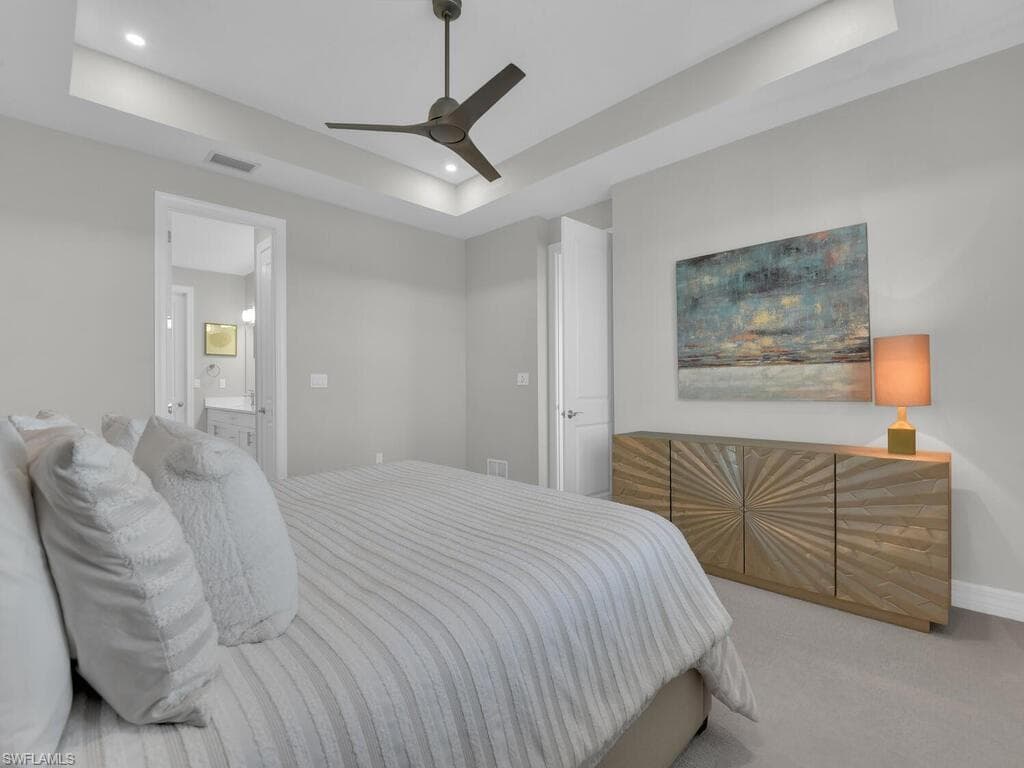 233 Indies DR E # 201, NAPLES FL 34114-20