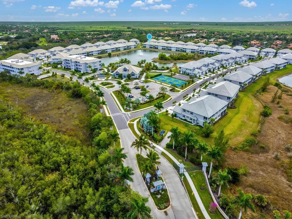 233 Indies DR E # 201, NAPLES FL 34114-4