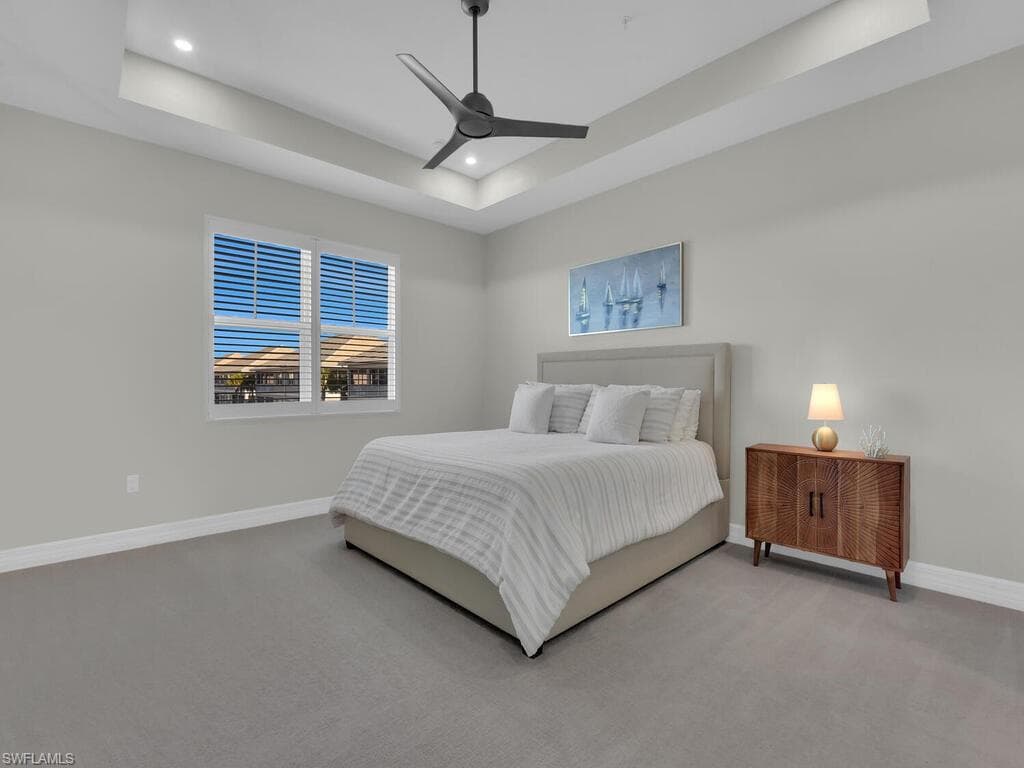 233 Indies DR E # 201, NAPLES FL 34114-18