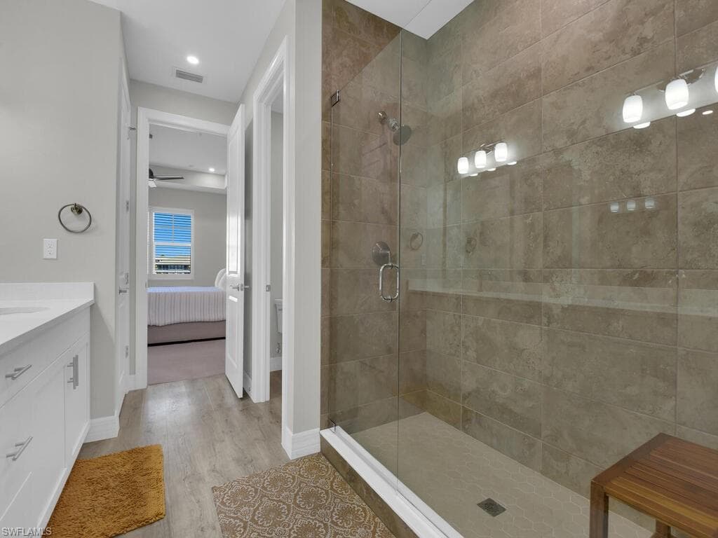 233 Indies DR E # 201, NAPLES FL 34114-22