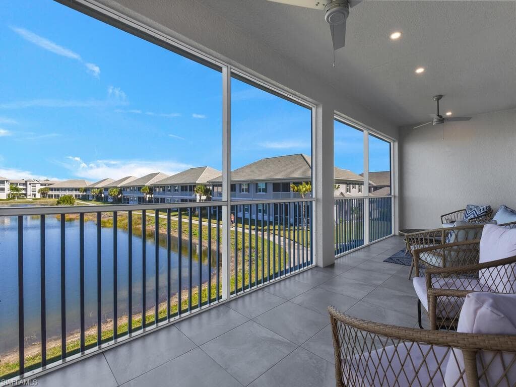 233 Indies DR E # 201, NAPLES FL 34114-32