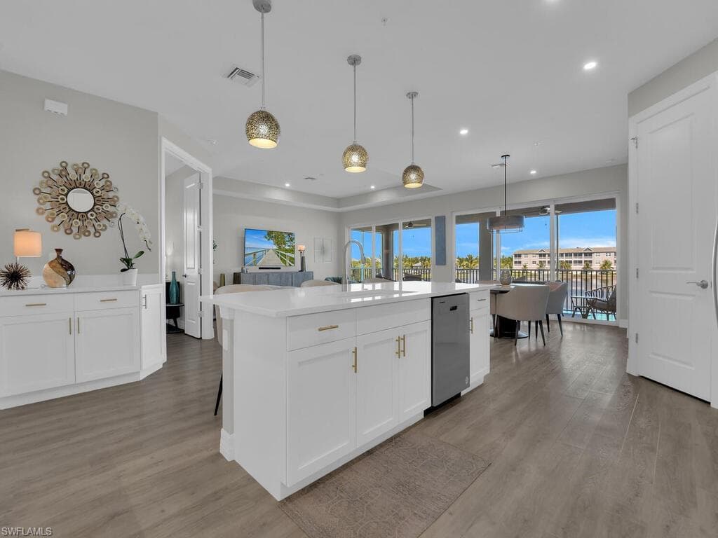 233 Indies DR E # 201, NAPLES FL 34114-13