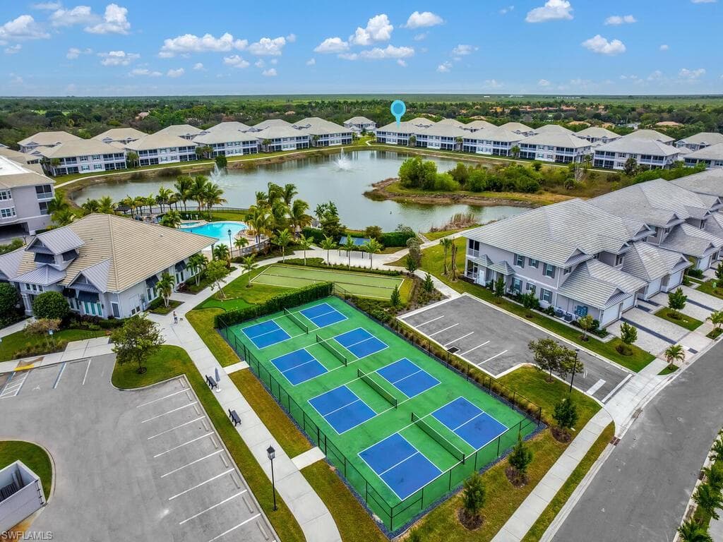 233 Indies DR E # 201, NAPLES FL 34114-39