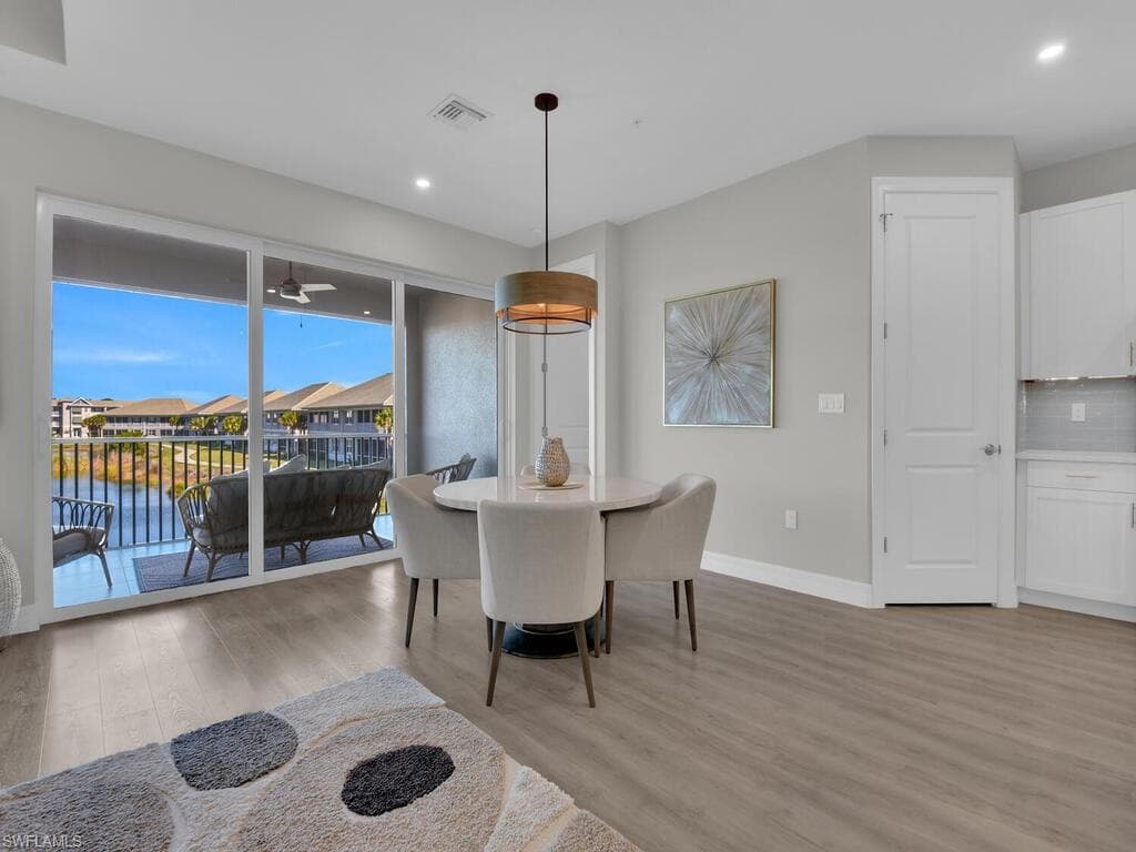 233 Indies DR E # 201, NAPLES FL 34114-14