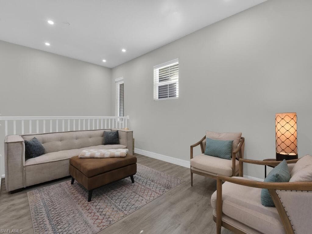 233 Indies DR E # 201, NAPLES FL 34114-10