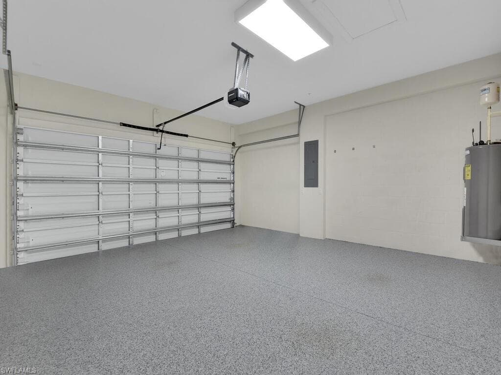 233 Indies DR E # 201, NAPLES FL 34114-33