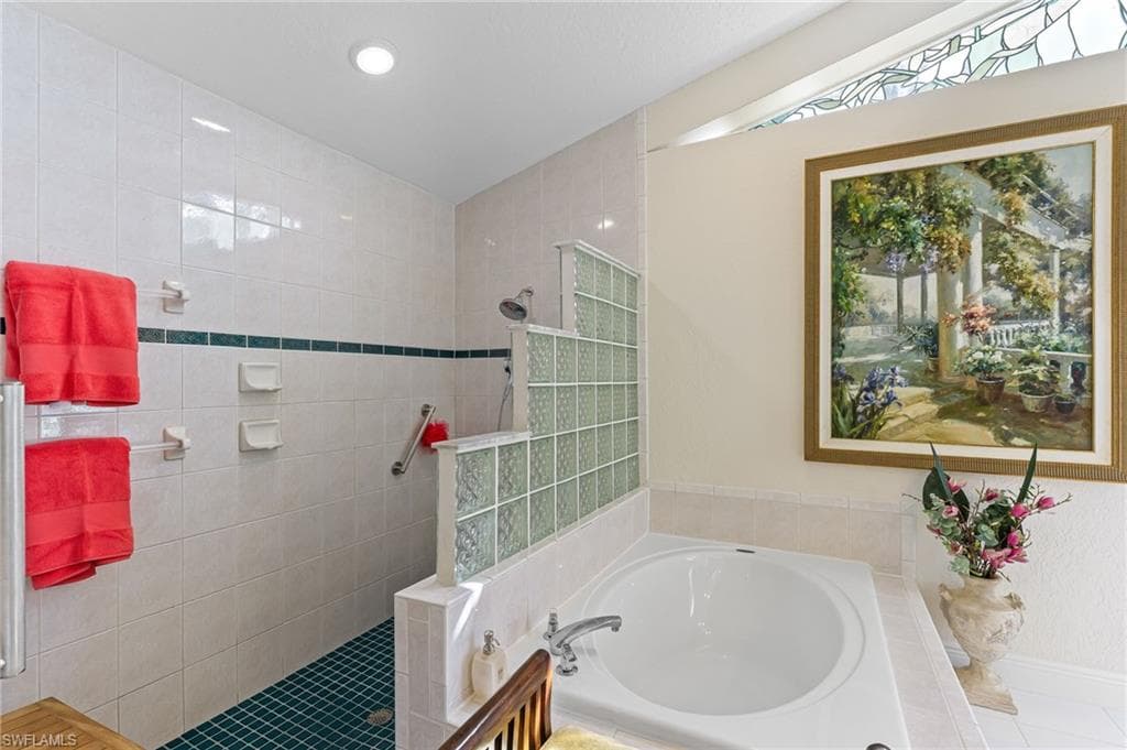 1930 Blackstone CIR, NAPLES FL 34109-12